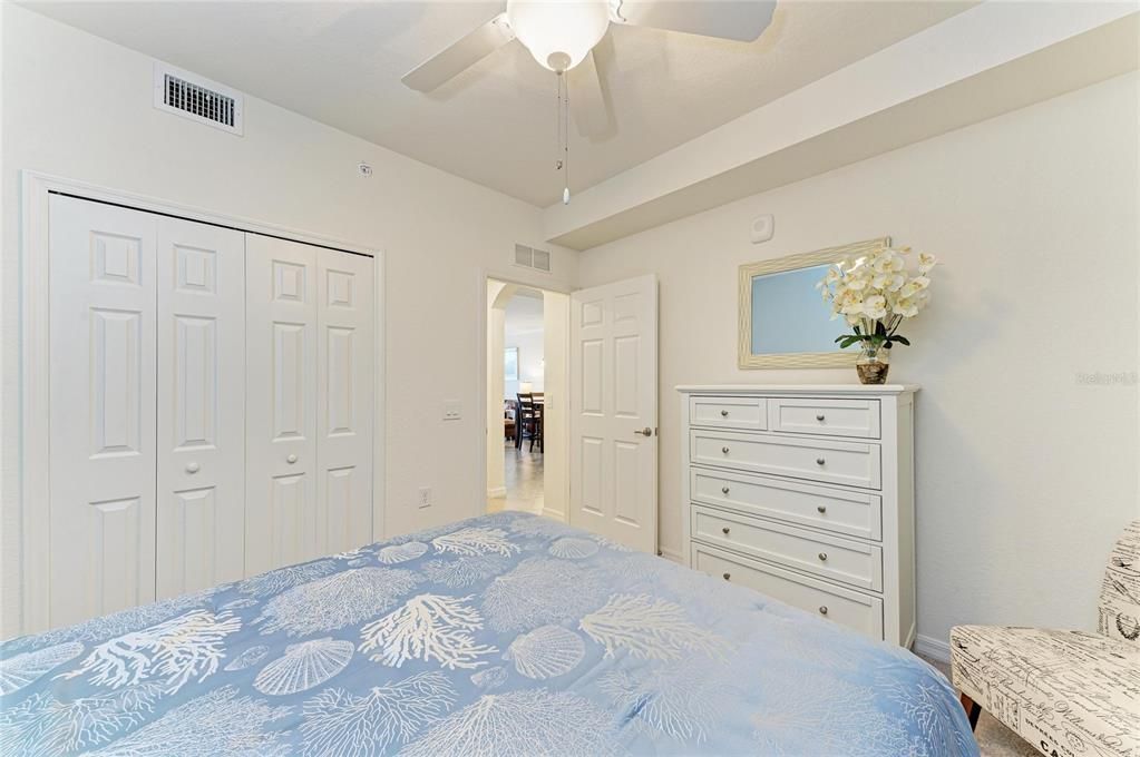 En Venta: $279,000 (2 camas, 2 baños, 1121 Pies cuadrados)