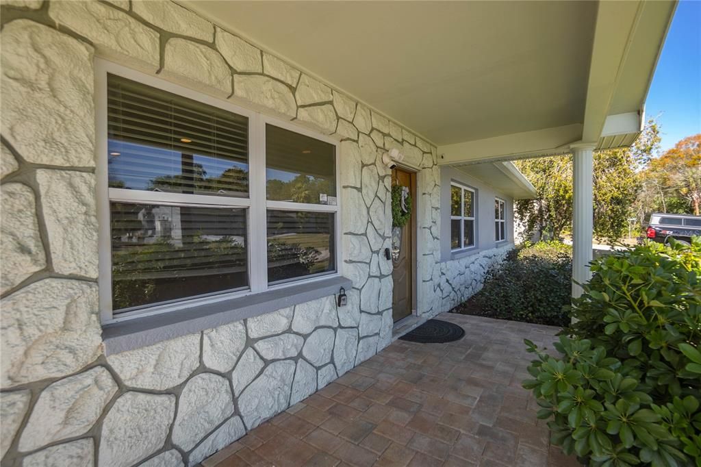 Active With Contract: $575,000 (3 beds, 3 baths, 2328 Square Feet)
