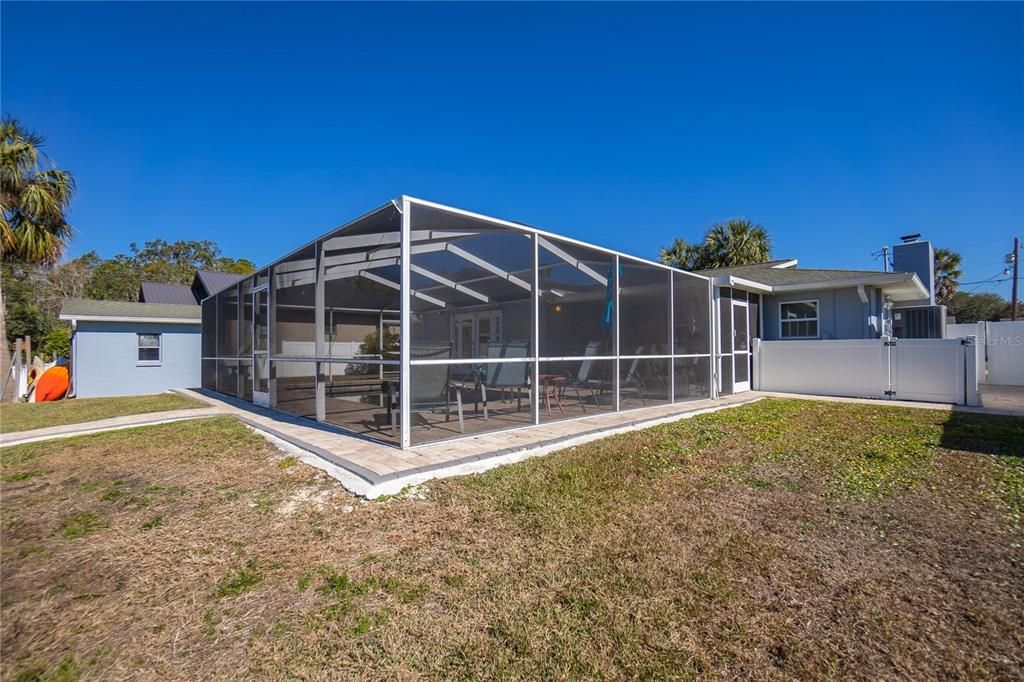 Active With Contract: $575,000 (3 beds, 3 baths, 2328 Square Feet)