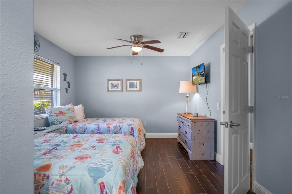 Active With Contract: $575,000 (3 beds, 3 baths, 2328 Square Feet)
