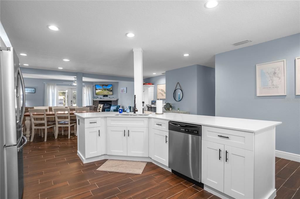 Active With Contract: $575,000 (3 beds, 3 baths, 2328 Square Feet)