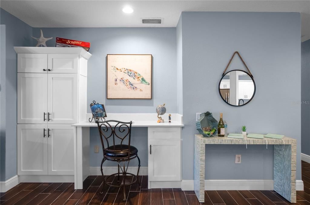 Active With Contract: $575,000 (3 beds, 3 baths, 2328 Square Feet)