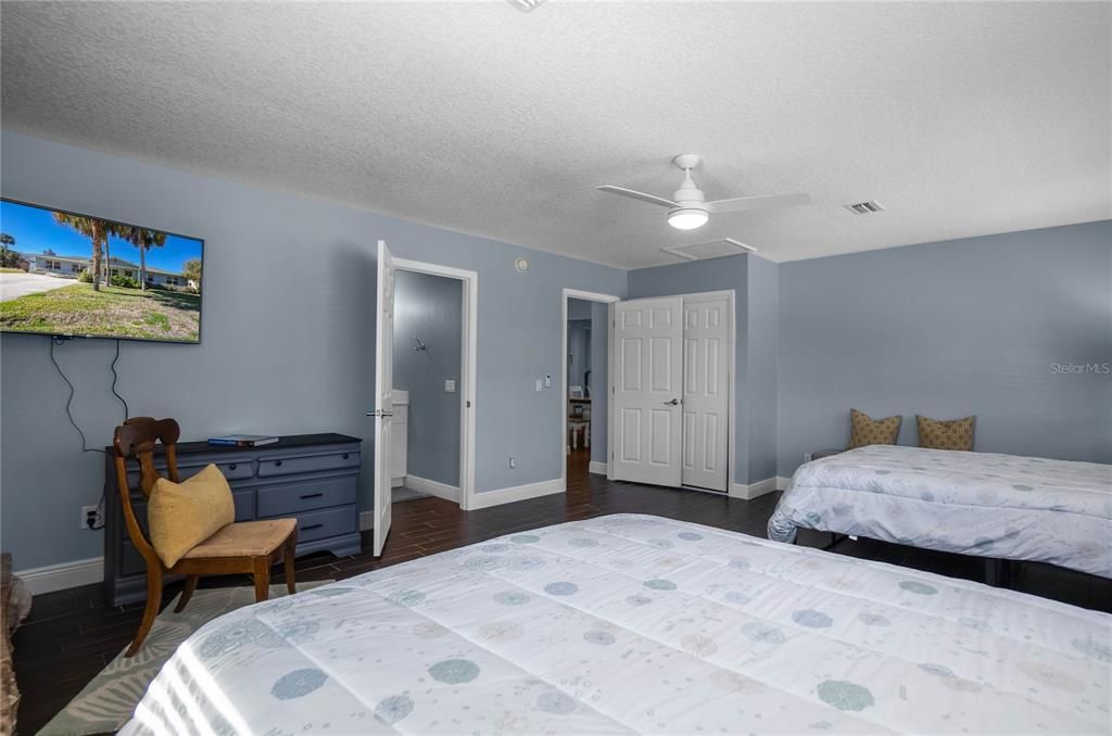 Active With Contract: $575,000 (3 beds, 3 baths, 2328 Square Feet)