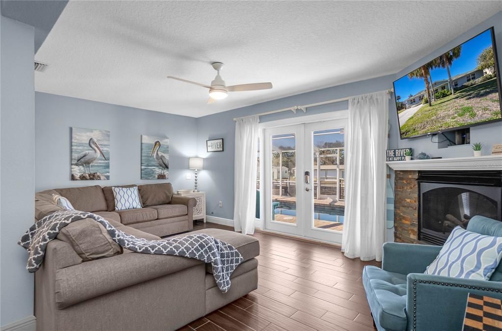 Active With Contract: $575,000 (3 beds, 3 baths, 2328 Square Feet)