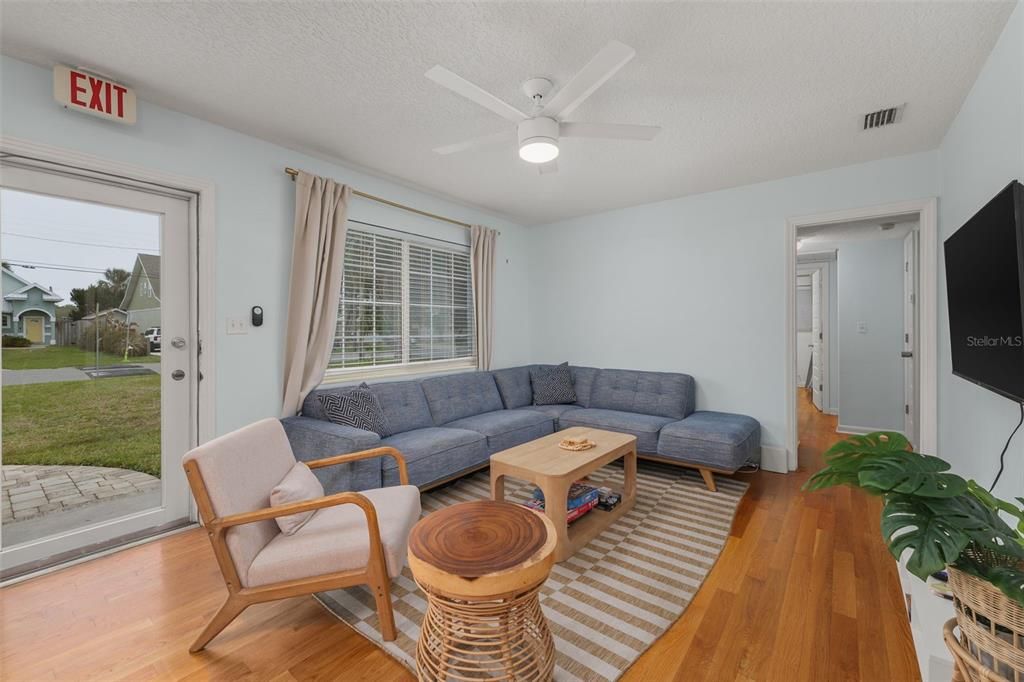 For Sale: $649,000 (4 beds, 2 baths, 1622 Square Feet)