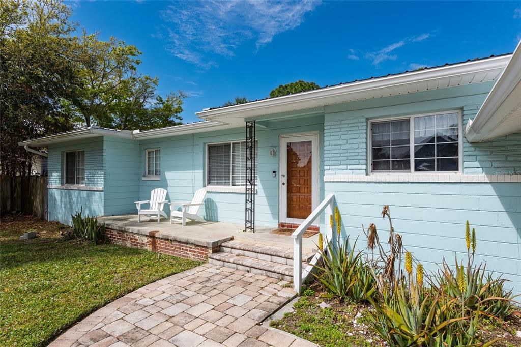 For Sale: $649,000 (4 beds, 2 baths, 1622 Square Feet)