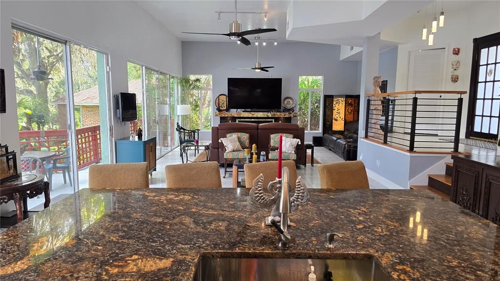 En Venta: $895,000 (6 camas, 5 baños, 3261 Pies cuadrados)