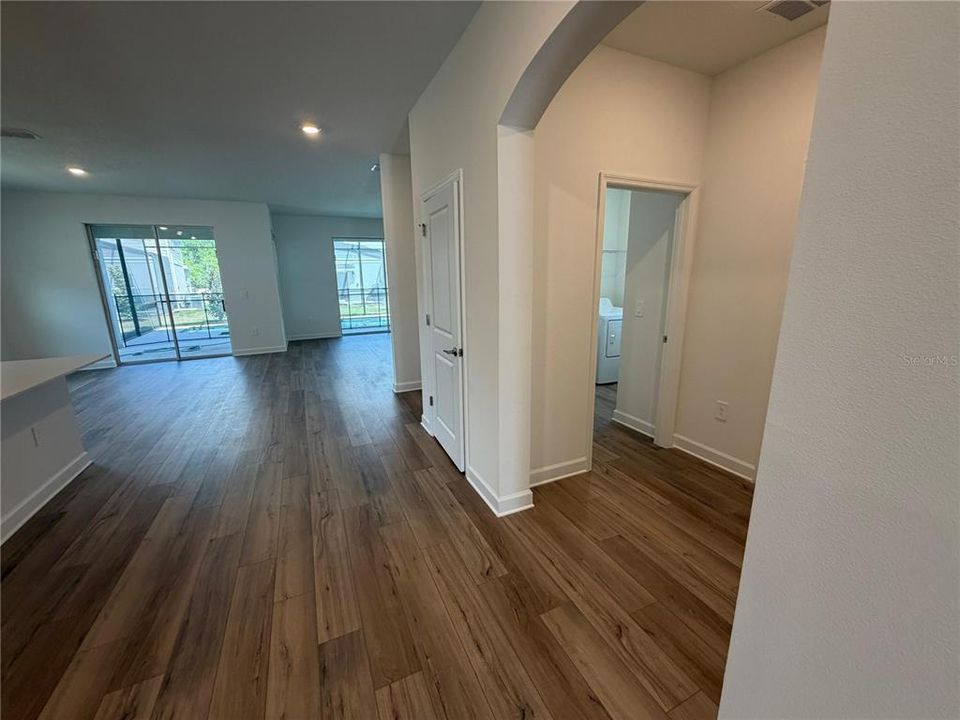 For Rent: $5,500 (6 beds, 5 baths, 3291 Square Feet)