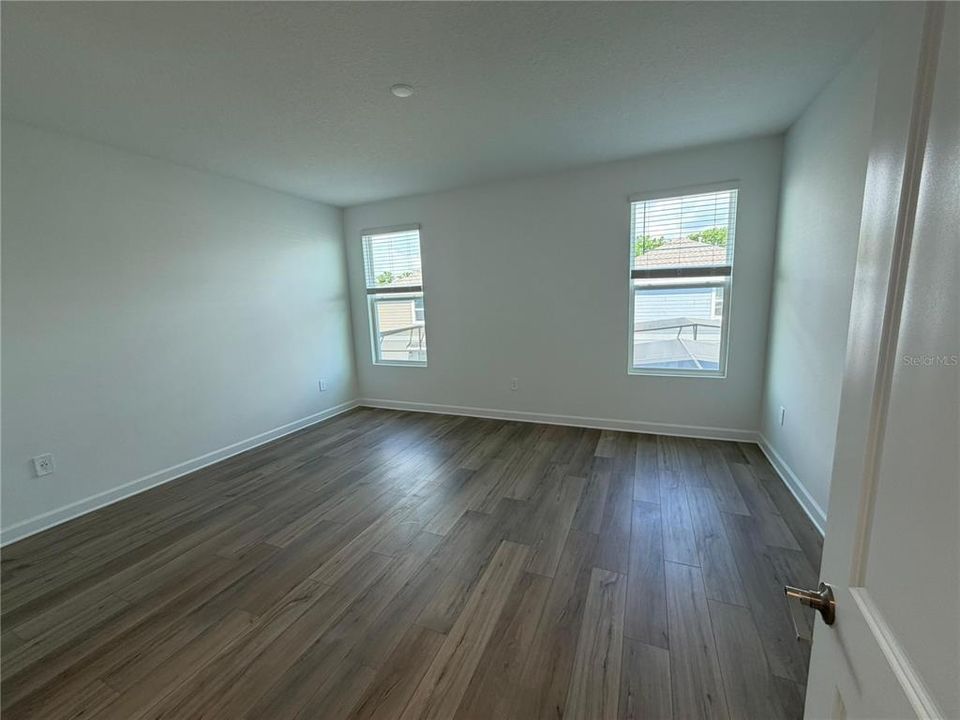 For Rent: $5,500 (6 beds, 5 baths, 3291 Square Feet)
