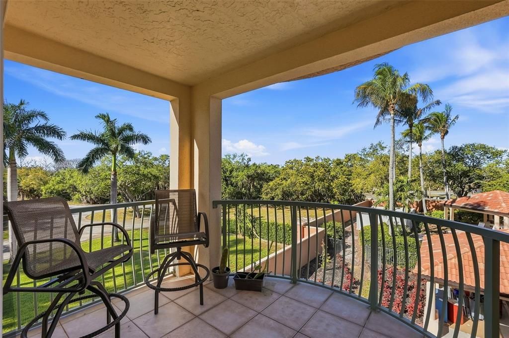 For Sale: $875,000 (3 beds, 3 baths, 2035 Square Feet)