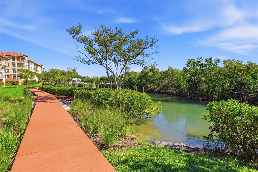 For Sale: $875,000 (3 beds, 3 baths, 2035 Square Feet)
