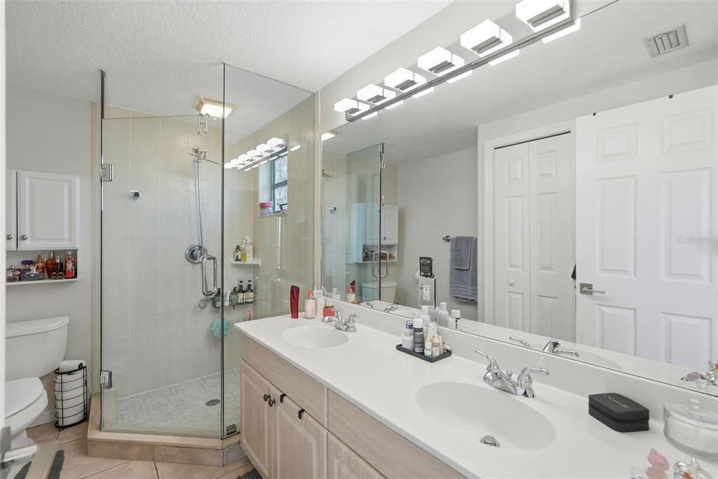 For Sale: $875,000 (3 beds, 3 baths, 2035 Square Feet)