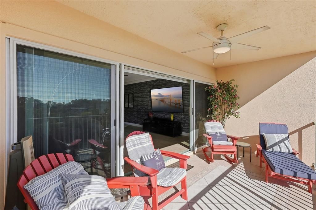 For Sale: $875,000 (3 beds, 3 baths, 2035 Square Feet)