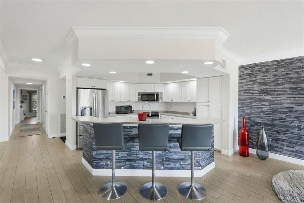 For Sale: $875,000 (3 beds, 3 baths, 2035 Square Feet)