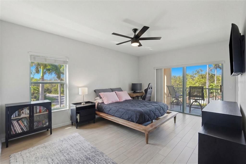 For Sale: $875,000 (3 beds, 3 baths, 2035 Square Feet)