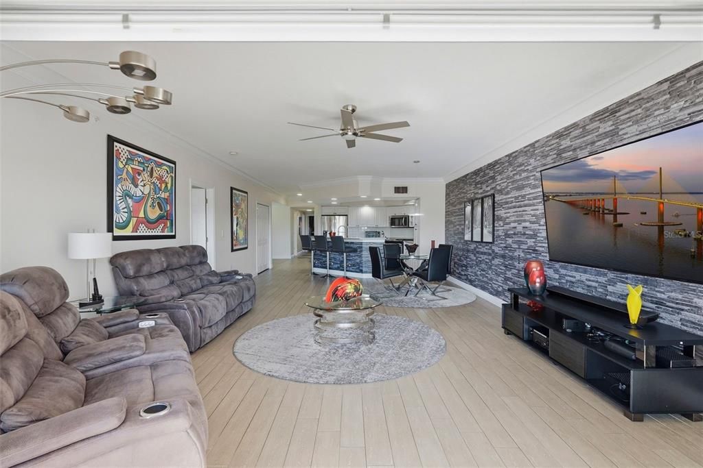 For Sale: $875,000 (3 beds, 3 baths, 2035 Square Feet)