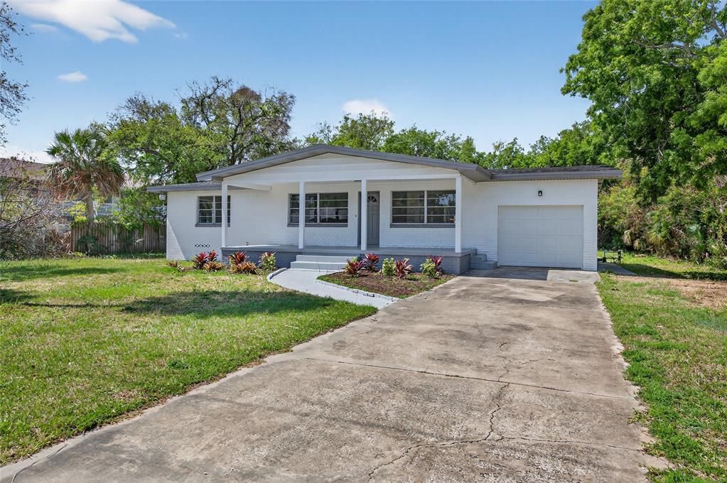 Activo con contrato: $229,000 (2 camas, 1 baños, 1260 Pies cuadrados)
