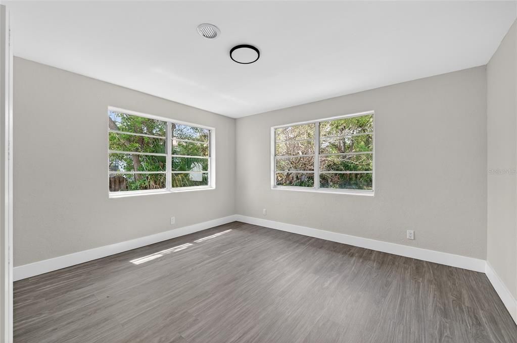 Activo con contrato: $229,000 (2 camas, 1 baños, 1260 Pies cuadrados)