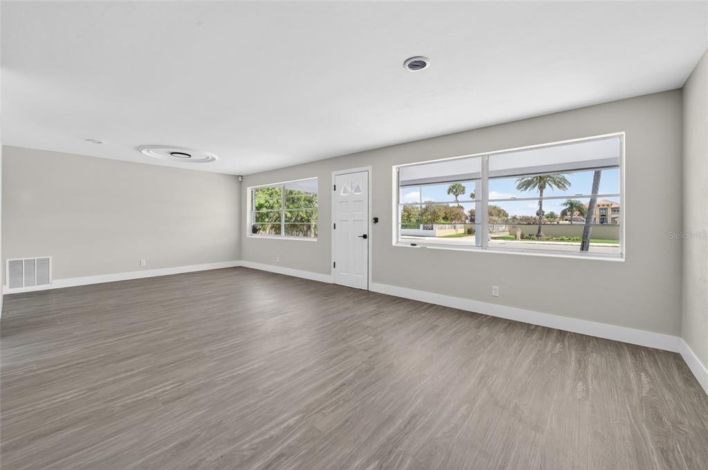 Activo con contrato: $229,000 (2 camas, 1 baños, 1260 Pies cuadrados)