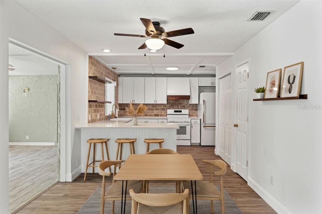 Active With Contract: $495,000 (3 beds, 2 baths, 2280 Square Feet)