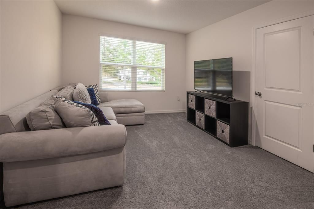 Activo con contrato: $350,000 (5 camas, 3 baños, 2516 Pies cuadrados)