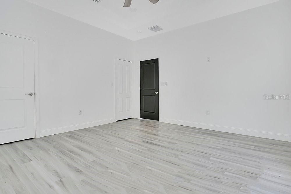 For Sale: $289,900 (3 beds, 2 baths, 1582 Square Feet)