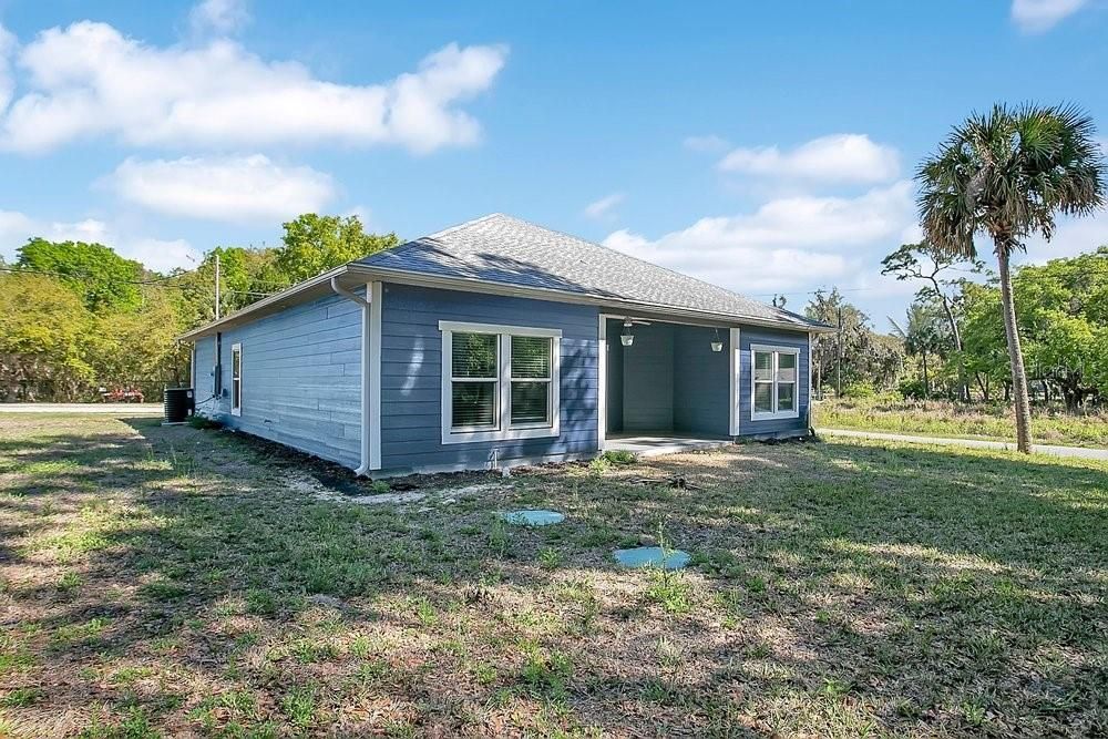 For Sale: $289,900 (3 beds, 2 baths, 1582 Square Feet)
