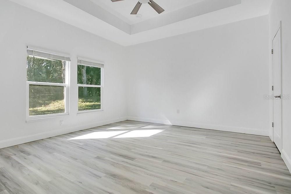 For Sale: $289,900 (3 beds, 2 baths, 1582 Square Feet)
