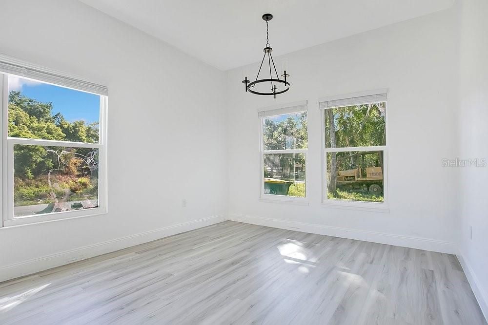For Sale: $289,900 (3 beds, 2 baths, 1582 Square Feet)