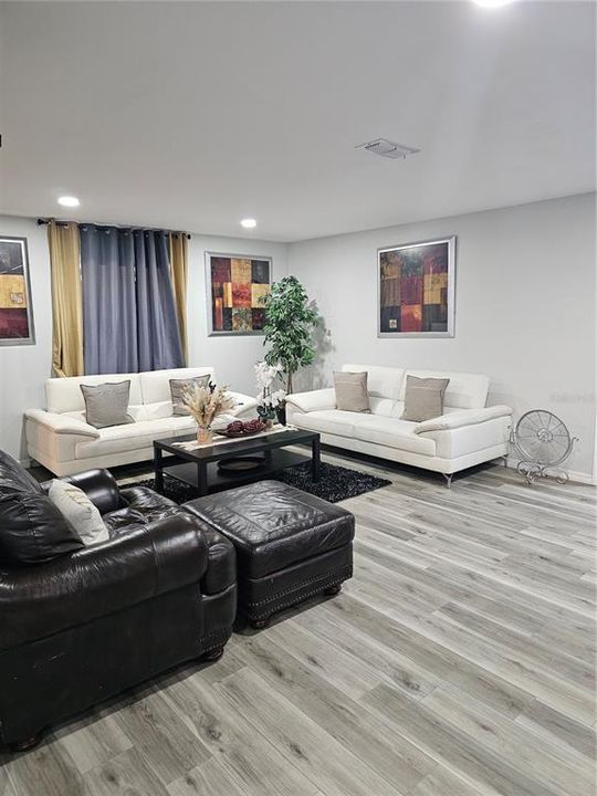 В аренду: $3,200 (4 спален, 2 ванн, 2612 Квадратных фут)