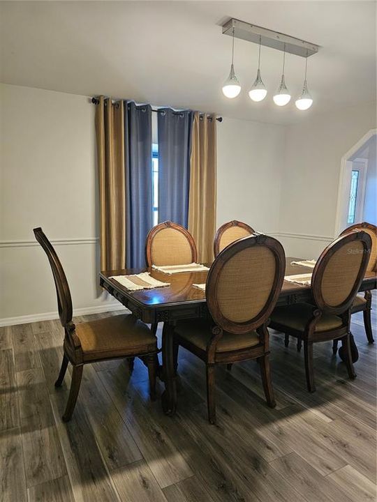 В аренду: $3,200 (4 спален, 2 ванн, 2612 Квадратных фут)