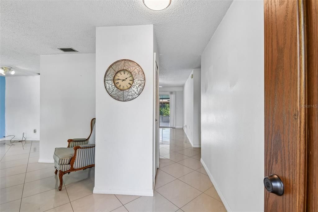 For Sale: $339,999 (3 beds, 2 baths, 1426 Square Feet)