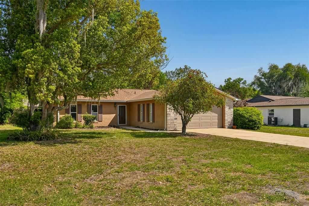 For Sale: $339,999 (3 beds, 2 baths, 1426 Square Feet)