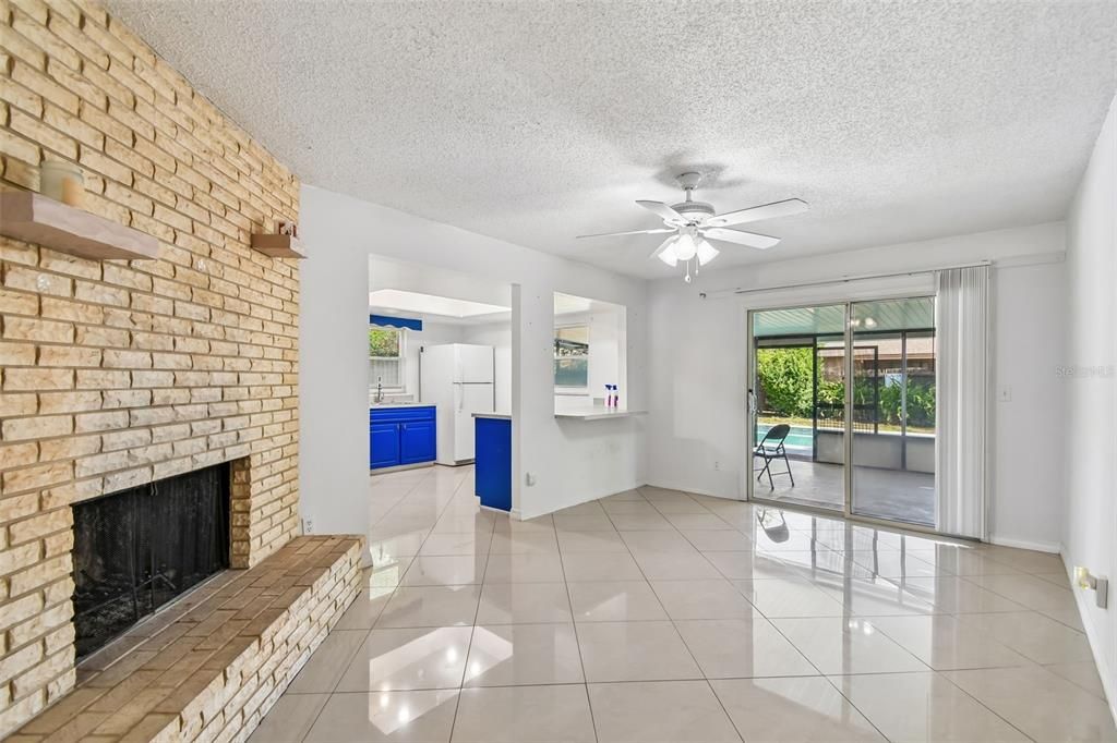 For Sale: $339,999 (3 beds, 2 baths, 1426 Square Feet)