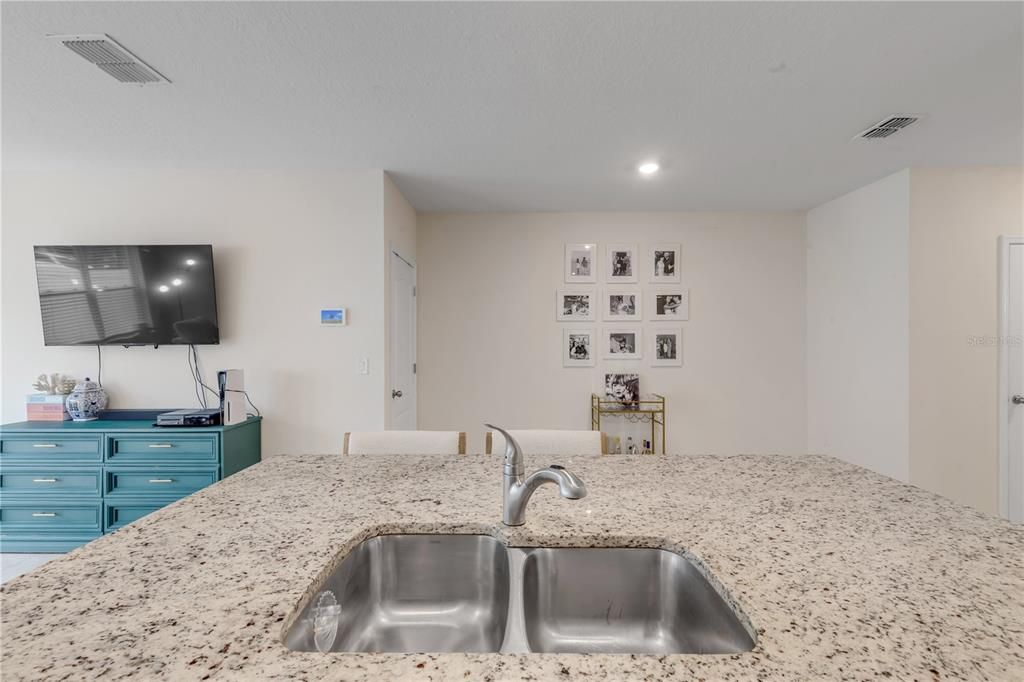 En Venta: $259,500 (3 camas, 2 baños, 1624 Pies cuadrados)