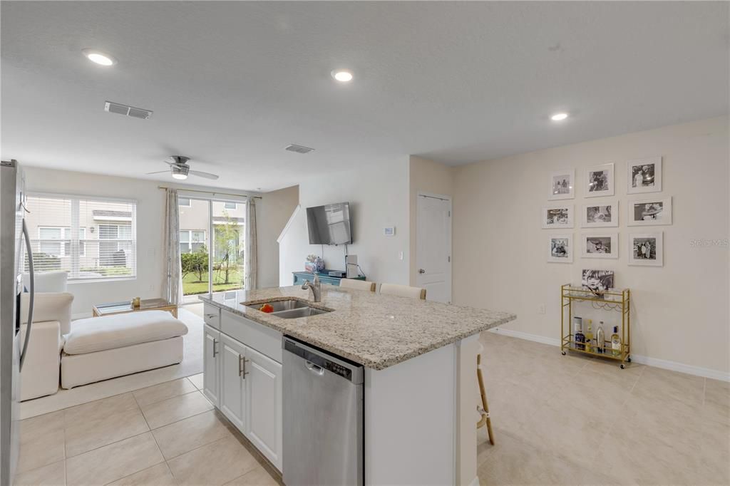 En Venta: $259,500 (3 camas, 2 baños, 1624 Pies cuadrados)