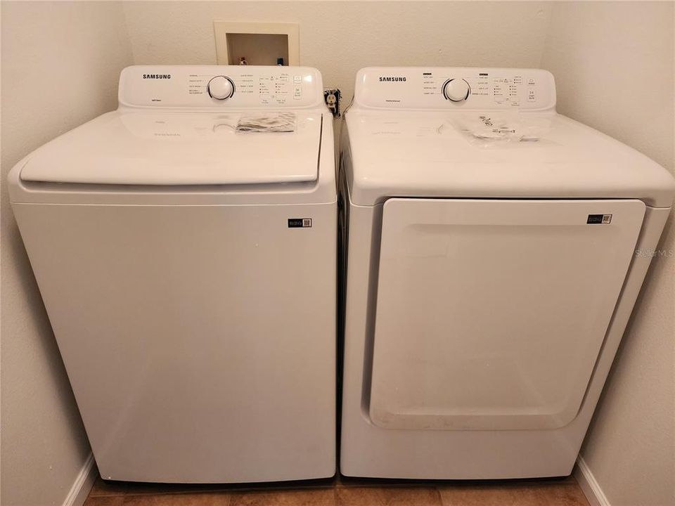 En Venta: $219,000 (2 camas, 2 baños, 1048 Pies cuadrados)