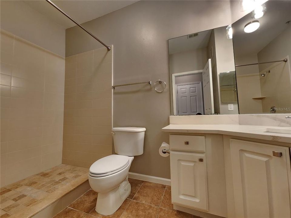 En Venta: $219,000 (2 camas, 2 baños, 1048 Pies cuadrados)