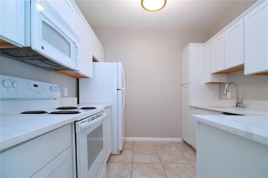 En Venta: $219,000 (2 camas, 2 baños, 1048 Pies cuadrados)