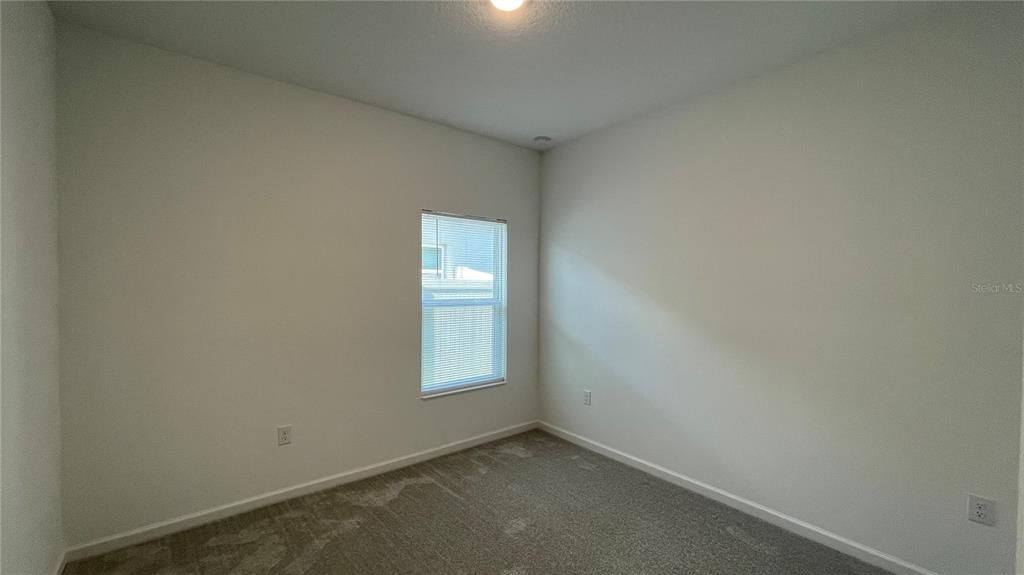 Activo con contrato: $1,950 (4 camas, 2 baños, 1598 Pies cuadrados)