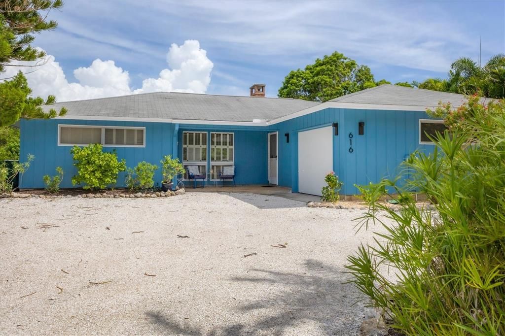 For Rent: $4,800 (2 beds, 2 baths, 1755 Square Feet)