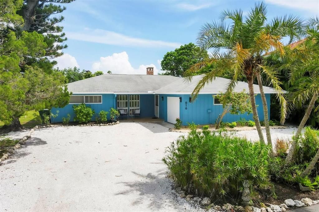 For Rent: $4,800 (2 beds, 2 baths, 1755 Square Feet)