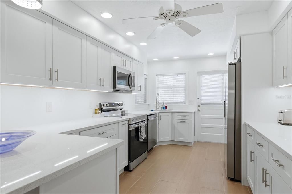 For Rent: $4,800 (2 beds, 2 baths, 1755 Square Feet)