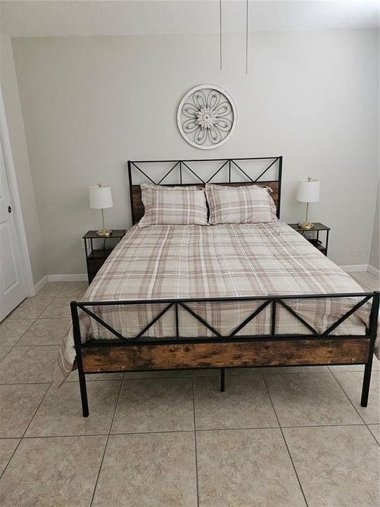 For Rent: $1,600 (1 beds, 1 baths, 696 Square Feet)