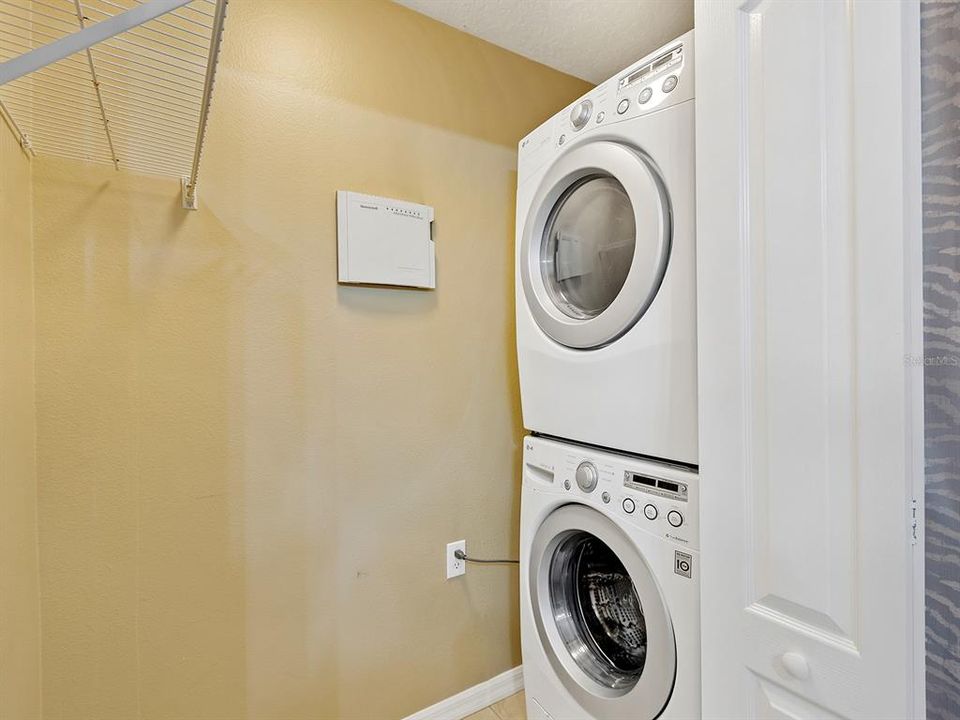 Active With Contract: $232,000 (2 beds, 2 baths, 1429 Square Feet)