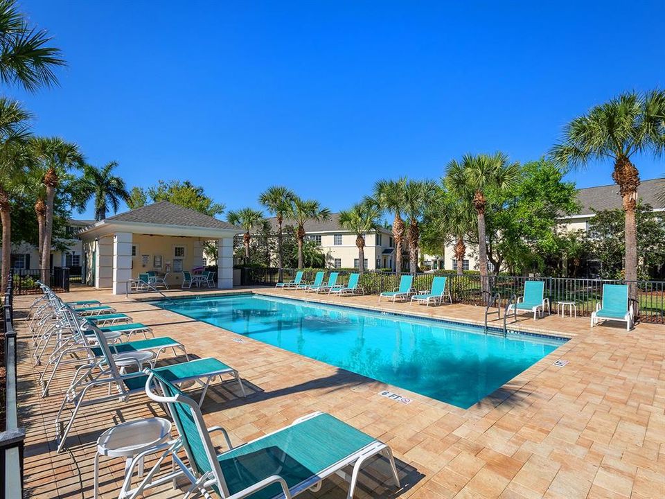 Active With Contract: $232,000 (2 beds, 2 baths, 1429 Square Feet)