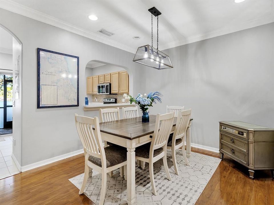 Active With Contract: $232,000 (2 beds, 2 baths, 1429 Square Feet)