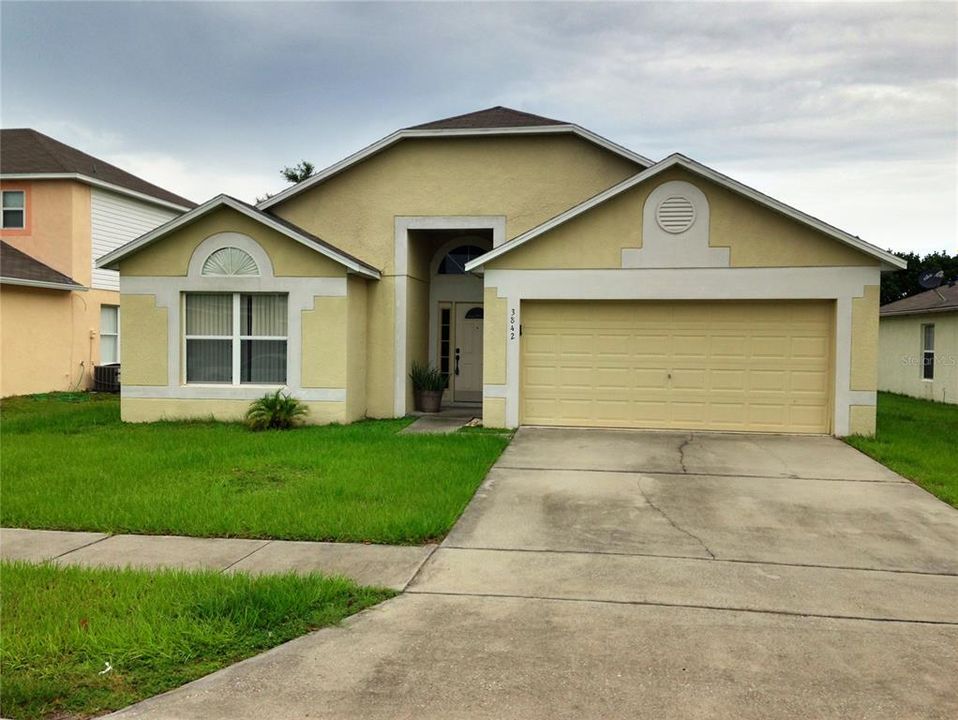For Rent: $2,700 (4 beds, 2 baths, 1815 Square Feet)