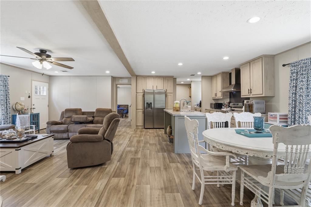 For Sale: $399,000 (3 beds, 2 baths, 1475 Square Feet)