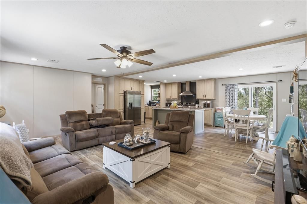 For Sale: $399,000 (3 beds, 2 baths, 1475 Square Feet)